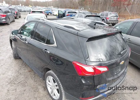 2020 Chevrolet Equinox Awd Premier 2.0L Turbo z USA, uszkodzony, nr VIN 2GNAXYEX7L6116237